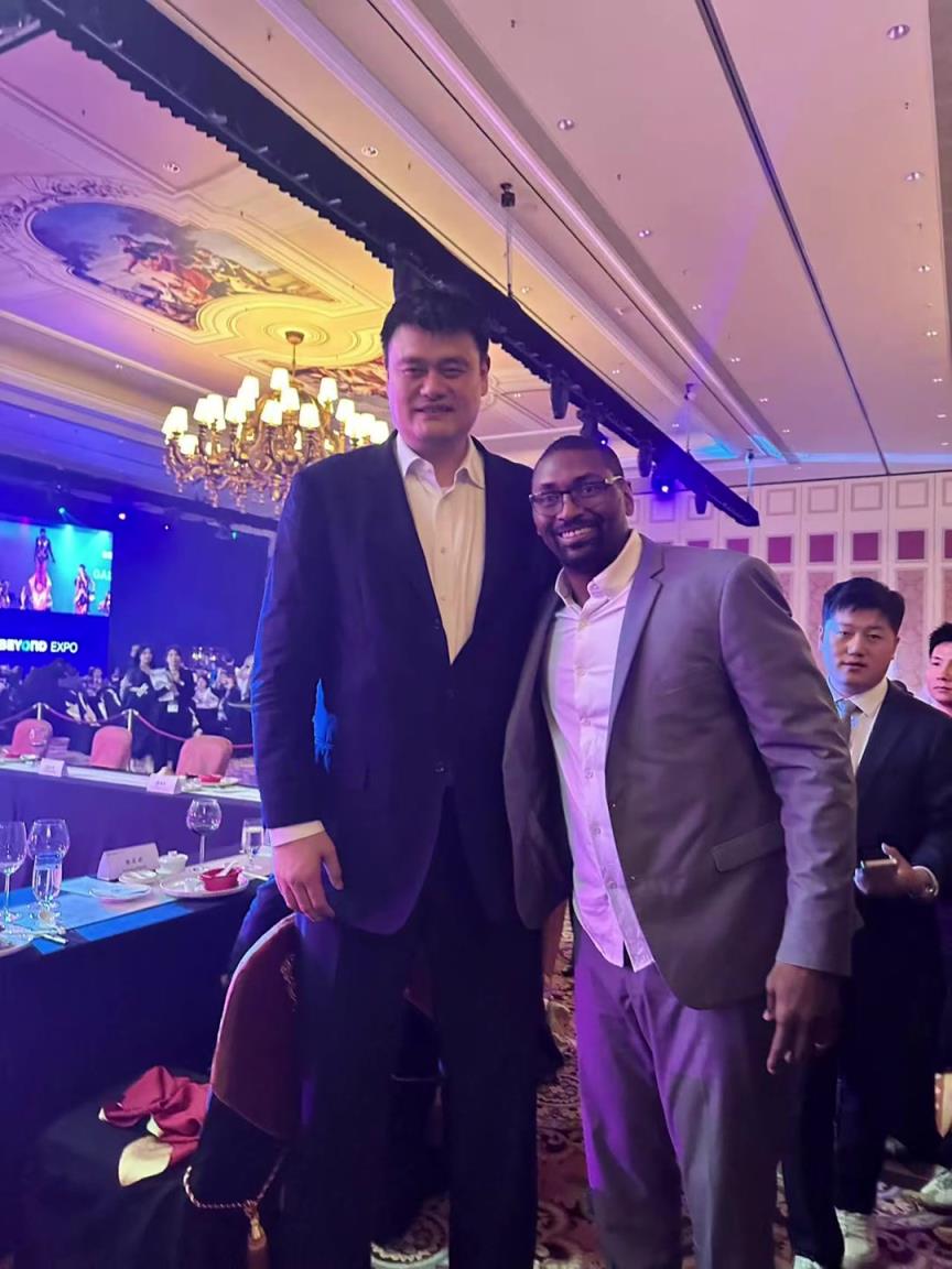 阿泰斯特曬與姚明合照：這是我最喜歡的隊(duì)友 姚?。?>
                                <div   id=