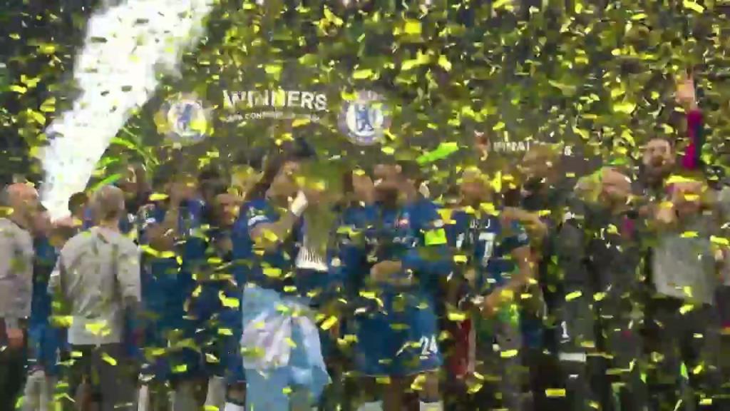 ?榮耀藍軍！歐協聯奪冠捧杯！里斯-詹姆斯高舉獎杯全隊慶祝