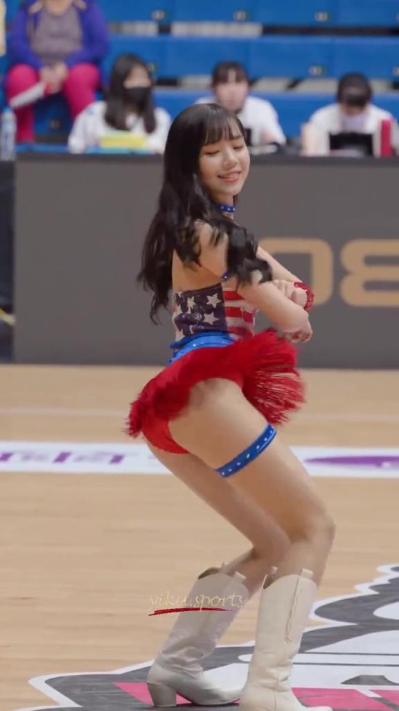 最好的啦啦隊(duì)小姐姐！自信，健康充滿活力！