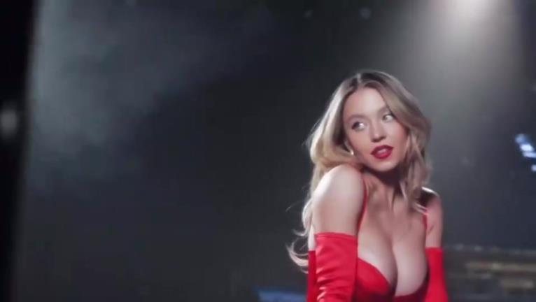 此前觀戰(zhàn)紐約德比！賣含洗澡水肥皂的悉尼妹太清楚自身優(yōu)勢了