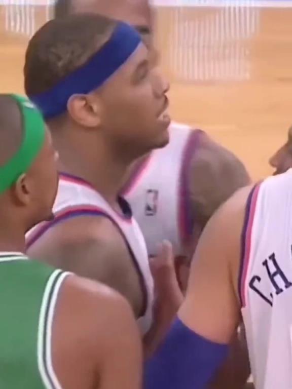 社會瓜！當(dāng)年安東尼與加內(nèi)特發(fā)生沖突，賽后瓜哥帶人堵綠軍大巴